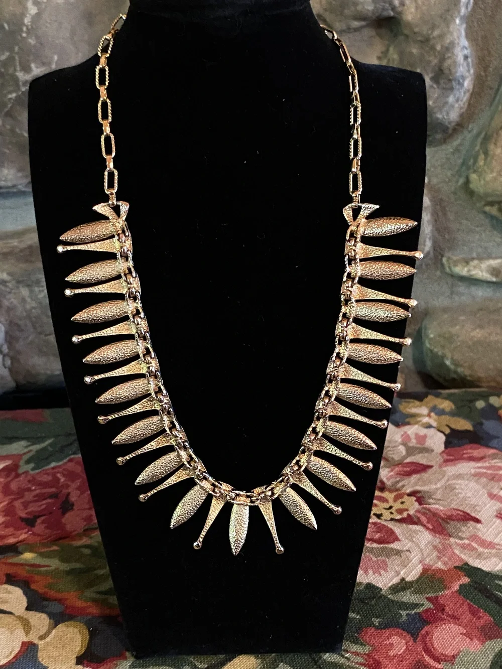 Vintage Sarah Coventry Egyptian Temptress Gold Tone Necklace 18